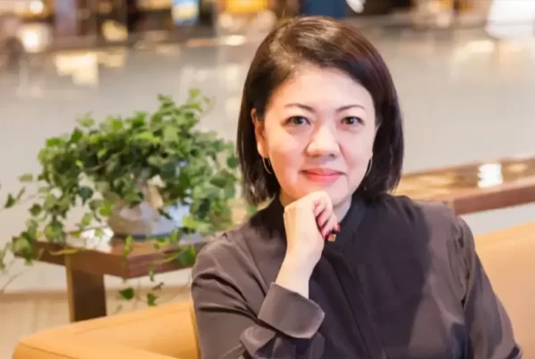 iCOCOON massage chair showcasing advanced features for personalised full-body relaxation